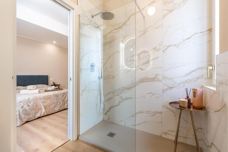 Luxury quiet studio above subway Apartment in Milan