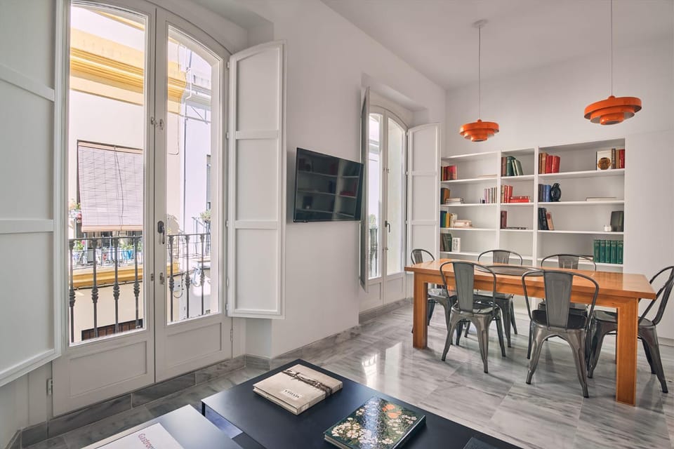 Seating area, Dining area