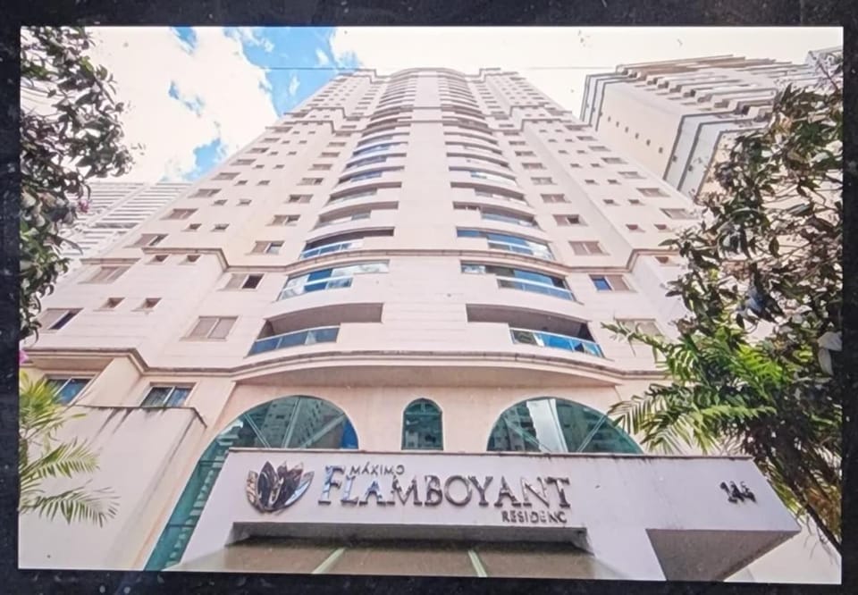 1802 Max Flamboyant JD Gias · Apt 110m2 3qts, 4 bath, Furnished w/ Linen Apartment in Goiania
