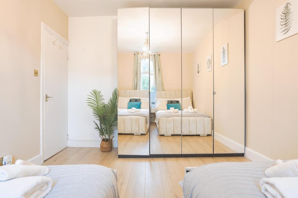 Bed, Photo of the whole room, Bedroom, towels, wardrobe