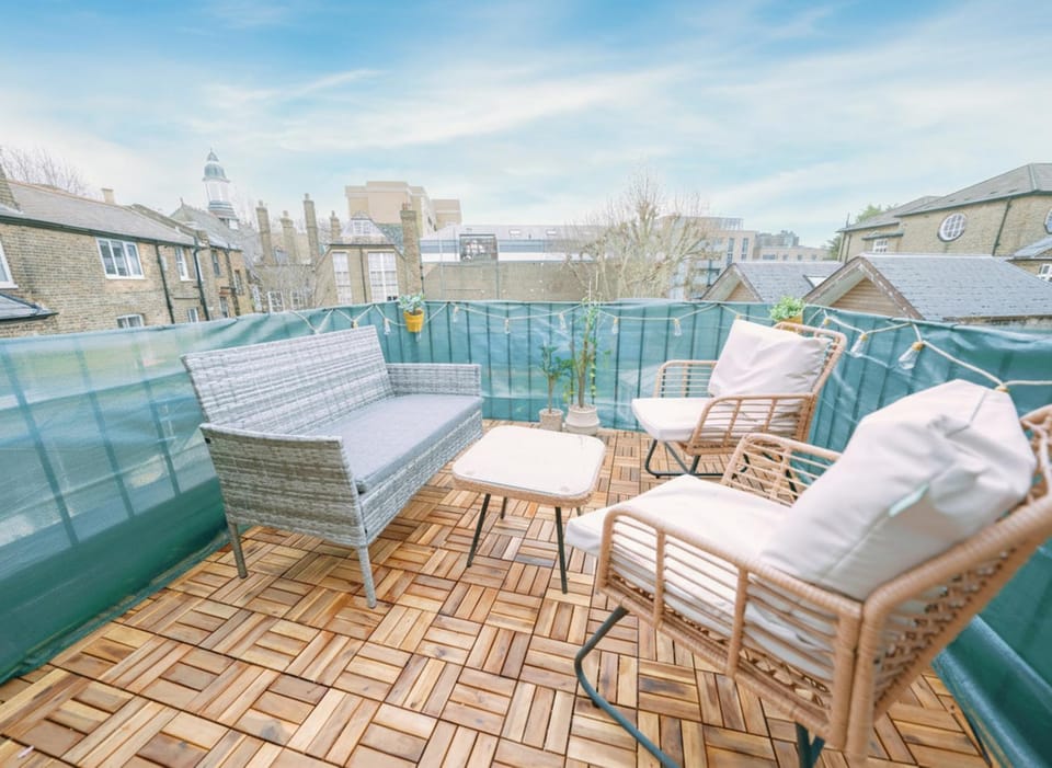 Patio, Day, View (from property/room), Balcony/Terrace, Seating area