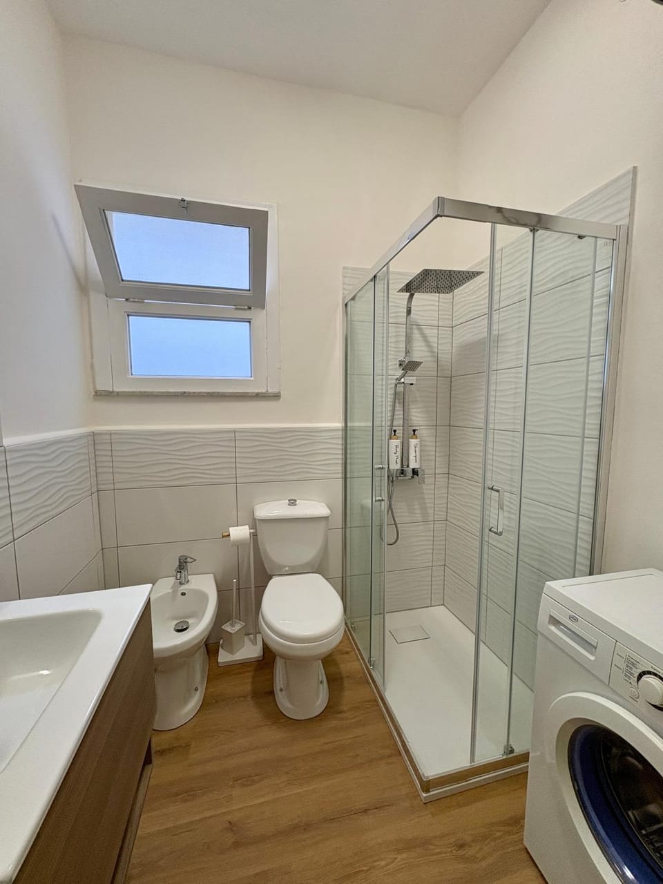 Shower, Bathroom, washing machine