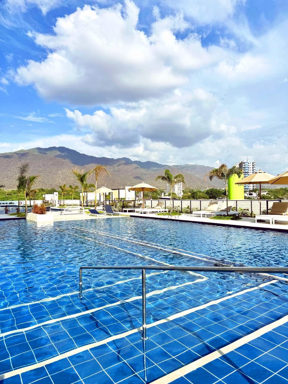 Pool view, Swimming pool, sunbed