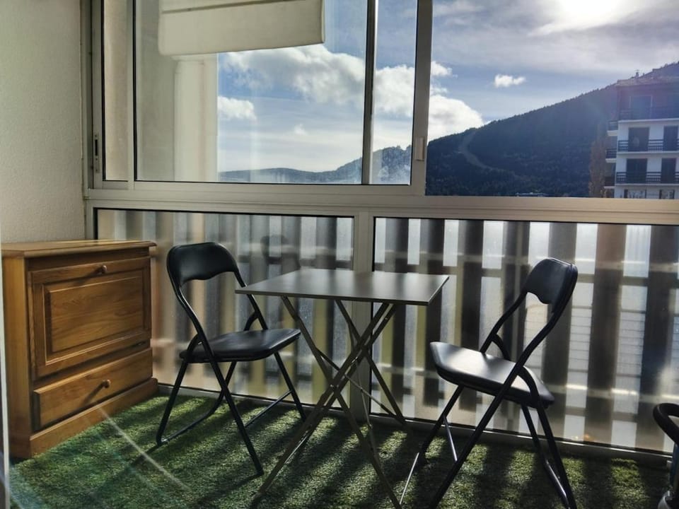 Balcony/Terrace, Mountain view
