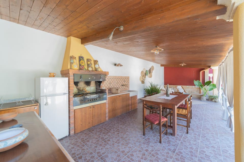 BBQ facilities, BBQ facilities, oven