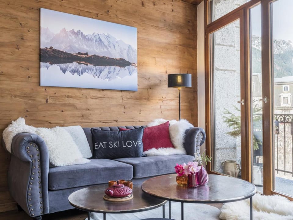 Diamond - Hyper Central 2 Bedrooms - Magnificent Views Apartment in Chamonix