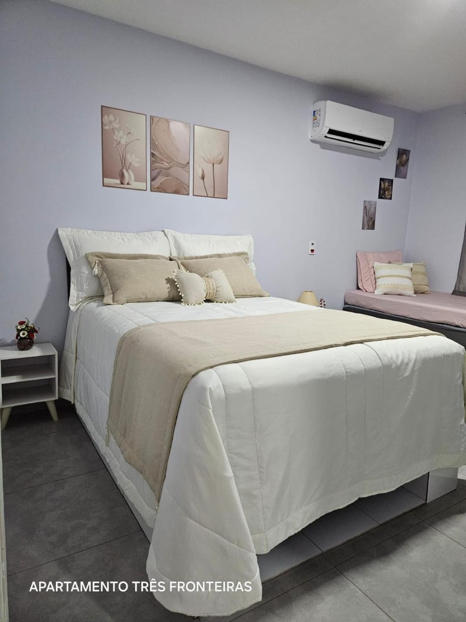 Bed, Photo of the whole room, Bedroom, air conditioner