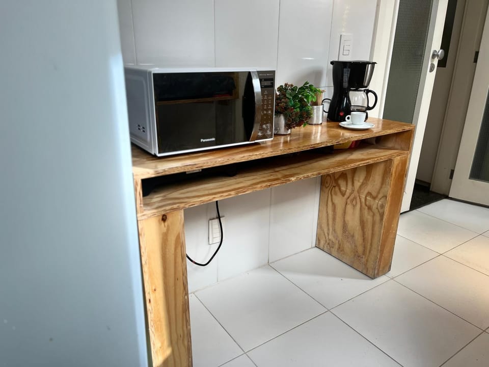 Coffee/tea facilities, Kitchen or kitchenette, Internal: Not applicable to any particular room