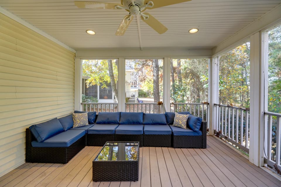 Theater Room & Deck at Massive Salt Pond Home! House in Ocean View