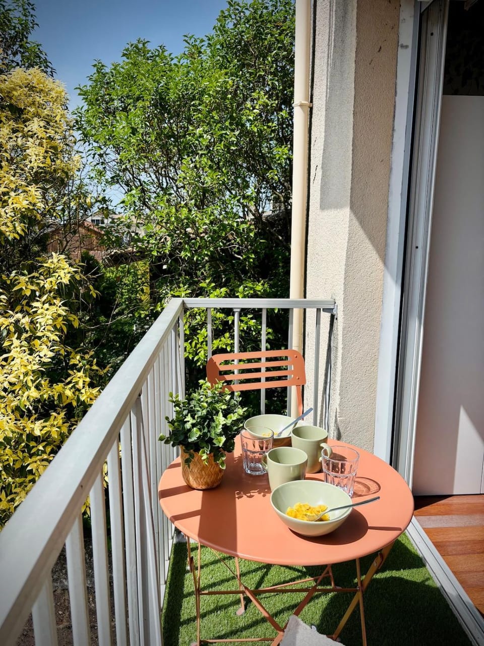 Spring, Garden, Balcony/Terrace