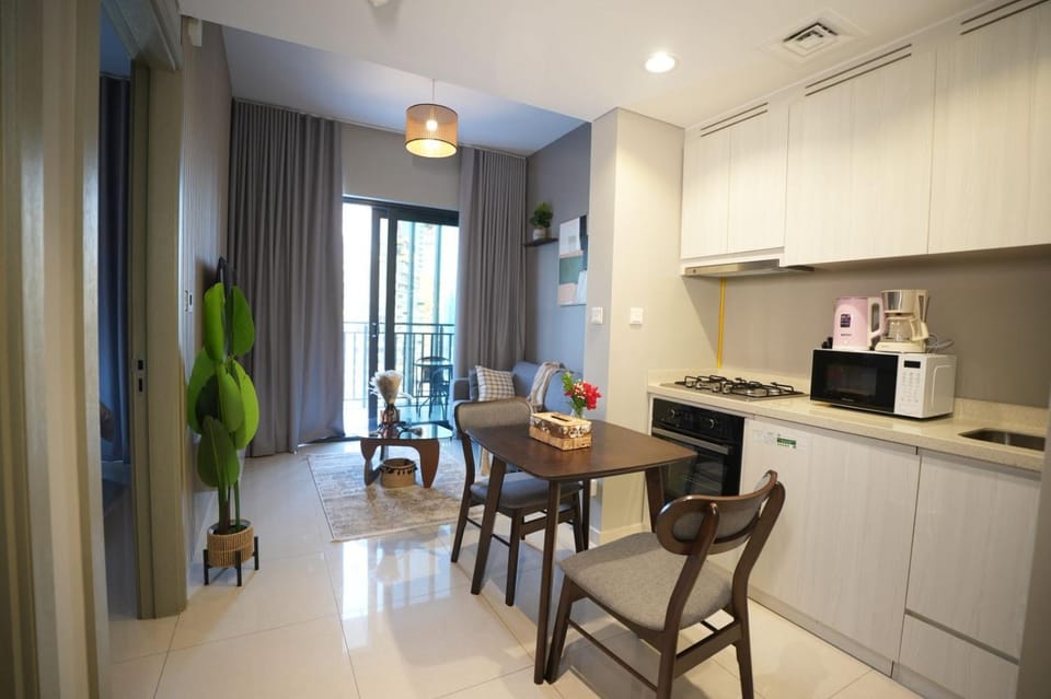 Coffee/tea facilities, Kitchen or kitchenette, Dining area, toaster