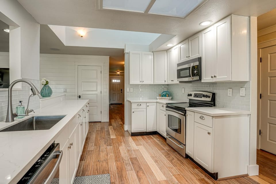 5 Min to Fast Water Waterfront Discovery Bay Home House in Discovery Bay