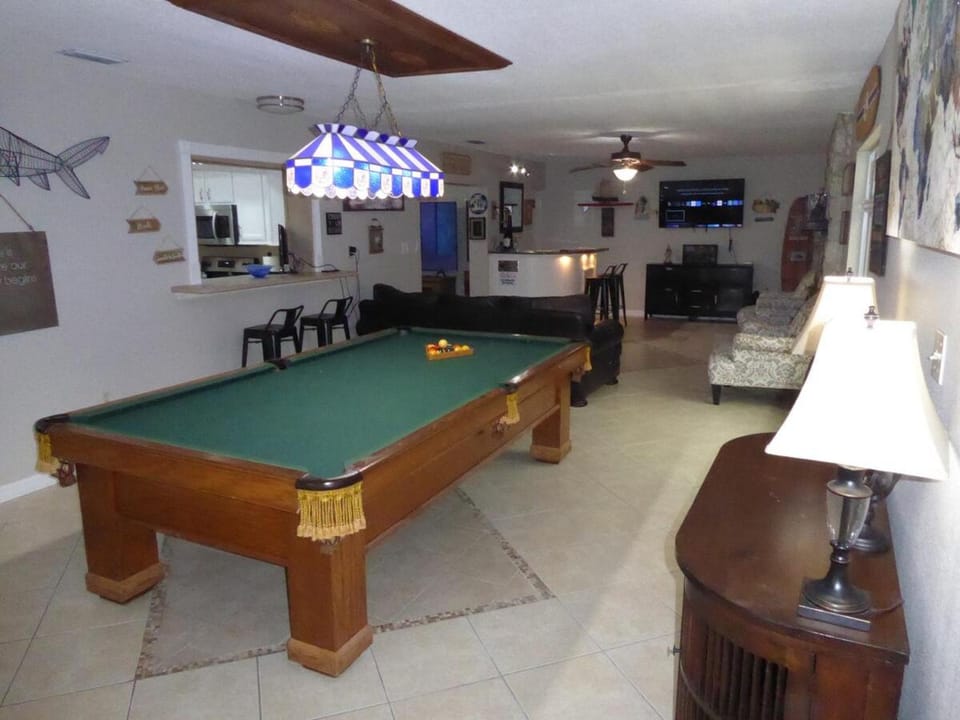 Perfecto Mundo 7, Orlando Area 6BR-2MB-3BR Indoor Pool, Ping Pong, Jacuzzi, Disney House in Altamonte Springs