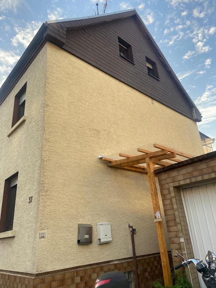 zimmer 4 mit gemeinsam dusche und Küche Apartment in Mainz