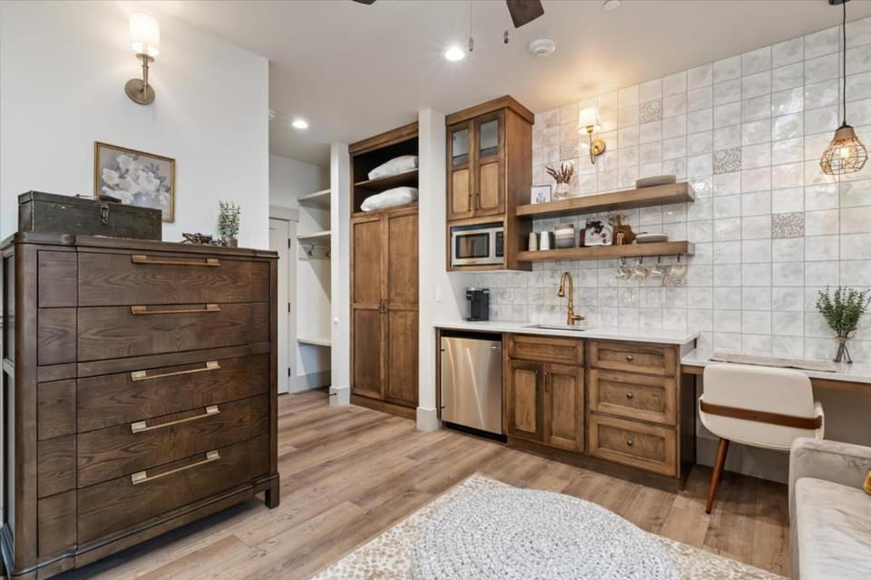 The Owl Room - Contemporary Loft in the Heart of Midway Near Park City Ski Resorts Apartment in Midway