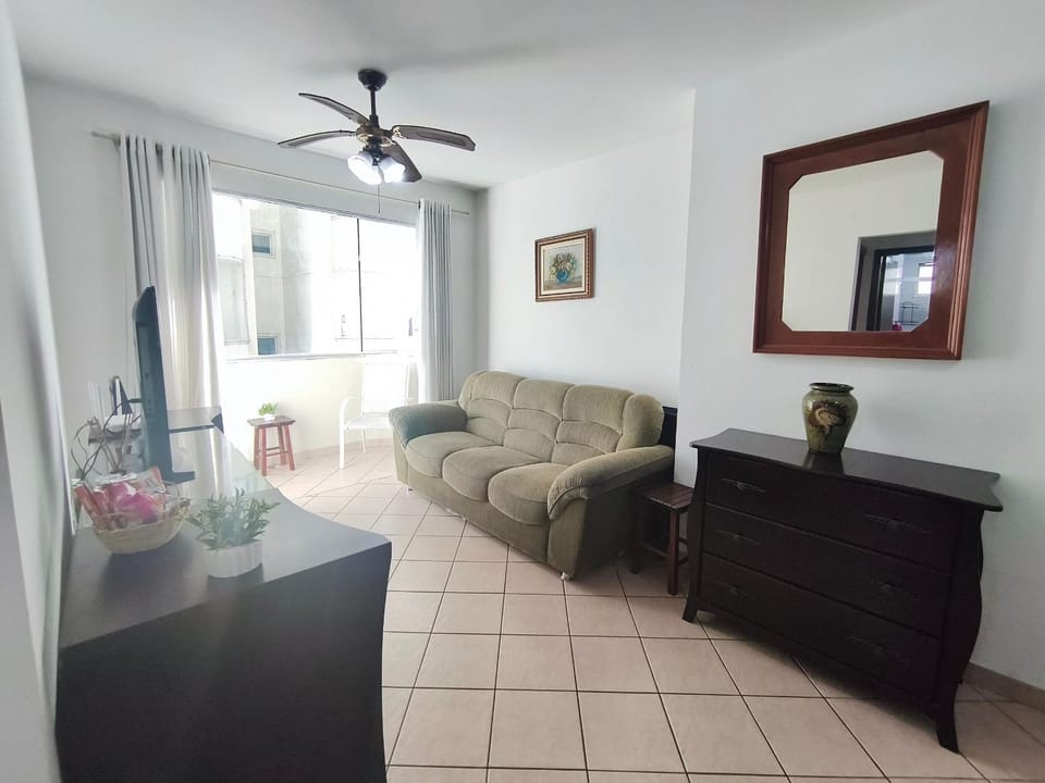 Prático no Centro a 260m da praia Apartment in Camboriú