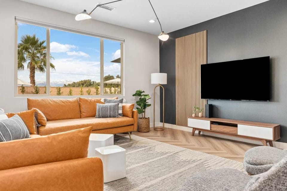 Queen of the Desert - 7br Pool home festivals House in Indio