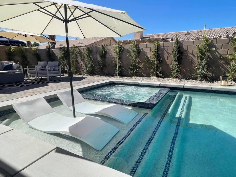 Desert Escape - Pool Home 15 mi to festival House in La Quinta