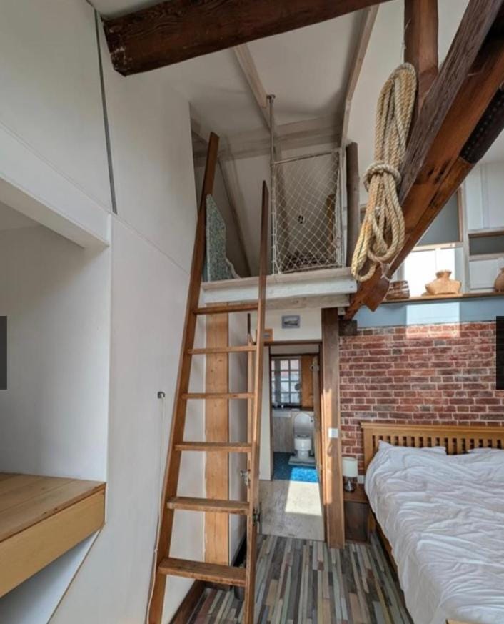 Cowes View Seaside beach cottage, House in Fareham