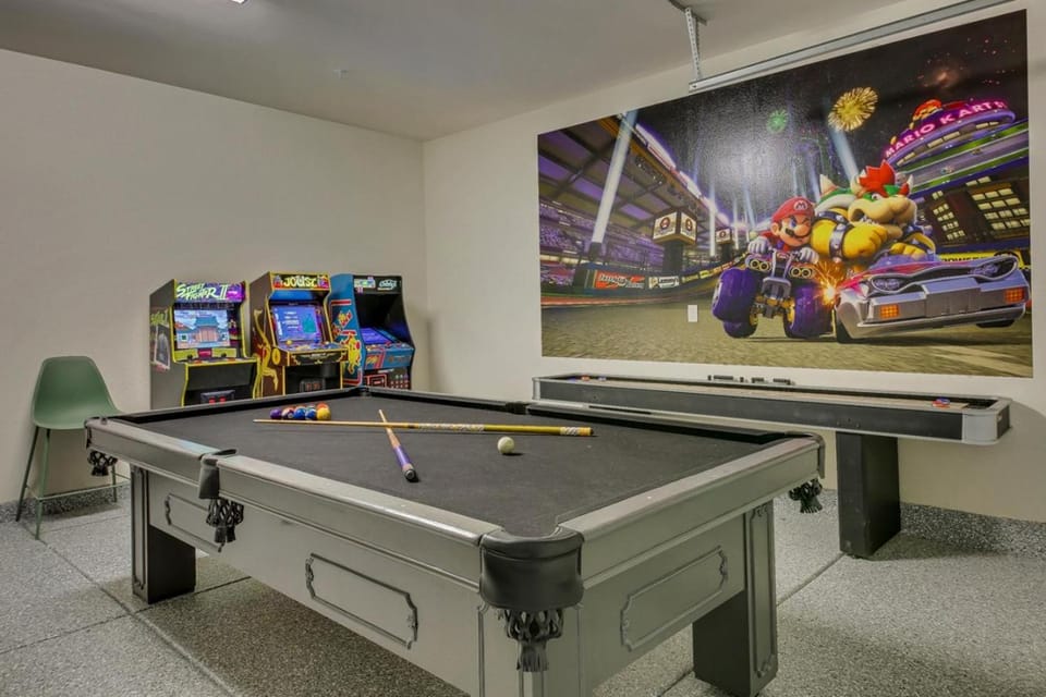 Lazy River Waterslide Gameroom Pool 7BR Sleeps 18 House in Indio