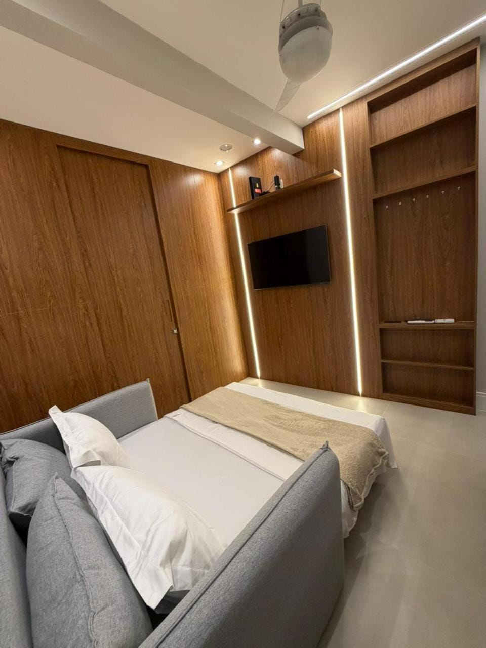 Communal lounge/ TV room, Bed, TV and multimedia, Living room