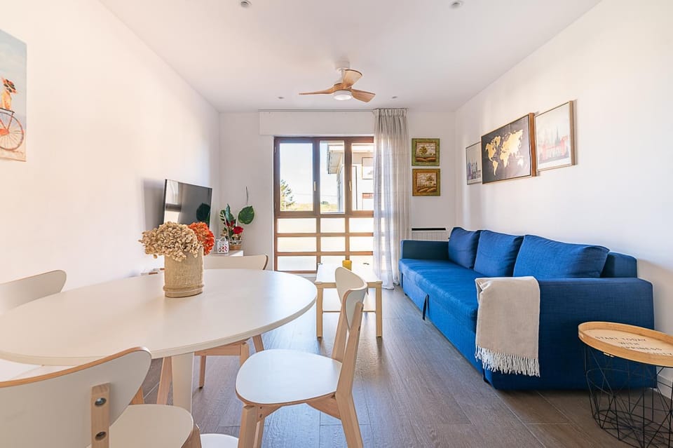 TV and multimedia, Living room, Dining area