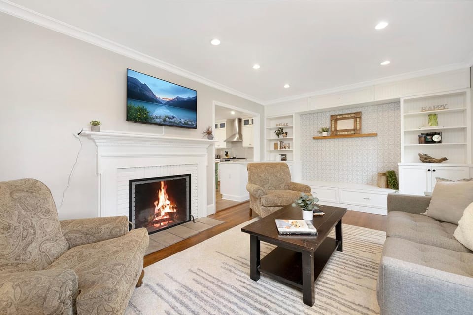 Charm of SouthPark - 5 Bedrooms - 1 of a Kind Lot! House in Charlotte