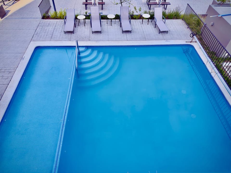 Swimming pool, Swimming pool