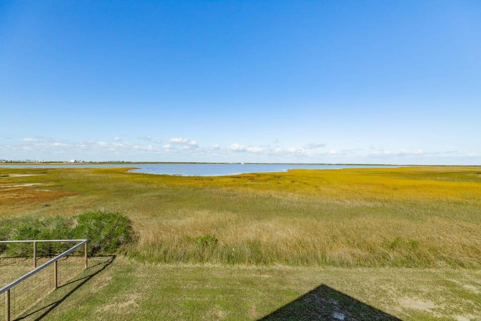 Lake2Sea - Spacious Retreat, Gulf & Waterway View! House in Surfside Beach