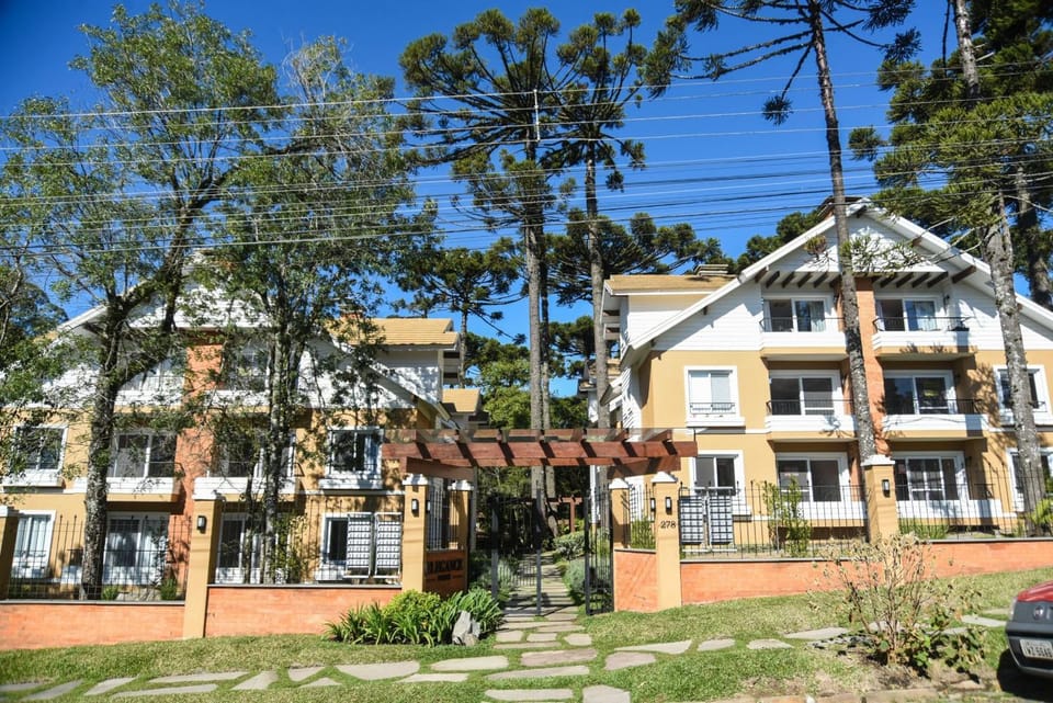 Rosa Edifício Prime Elegance Apartment in Canela