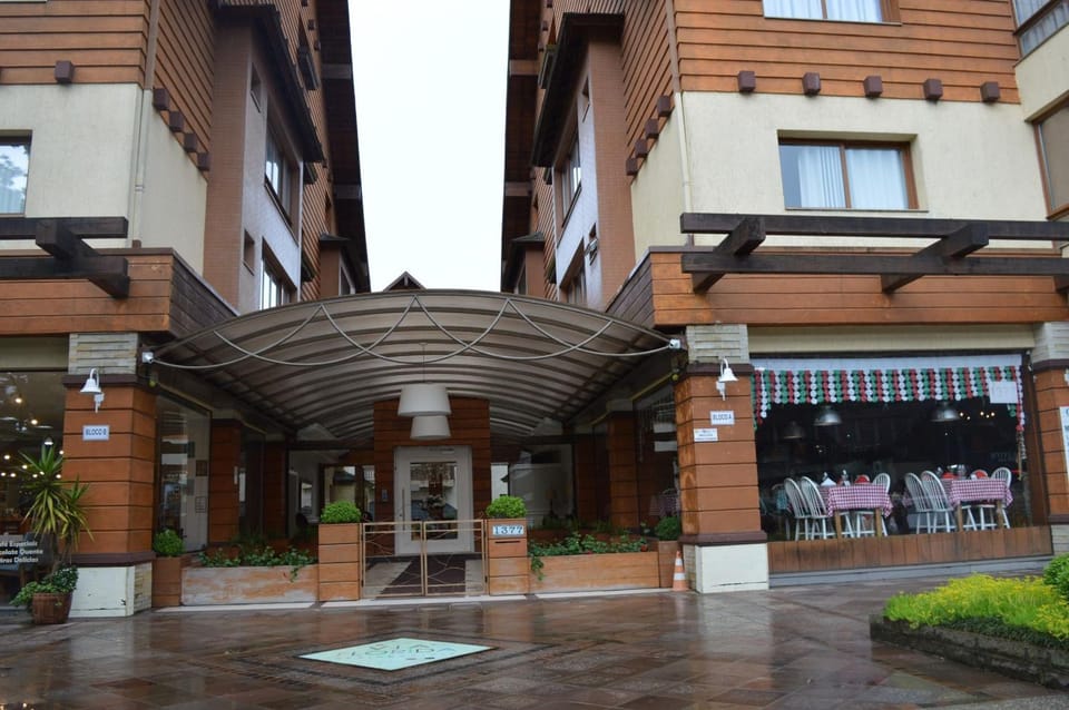 Rosa Edifício Via Florida Apartment in Gramado