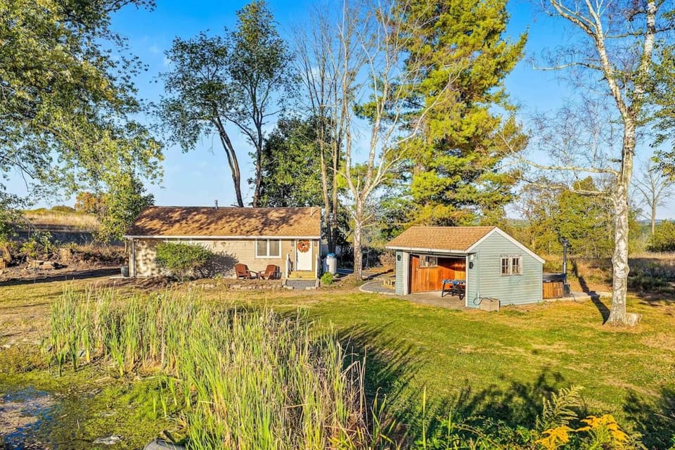 Pond Haven Retreat Wood-Burning HotTub & FirePit House in Pocono Mountains