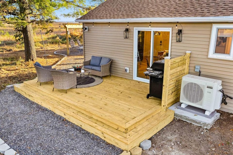 Pond Haven Retreat Wood-Burning HotTub & FirePit House in Pocono Mountains
