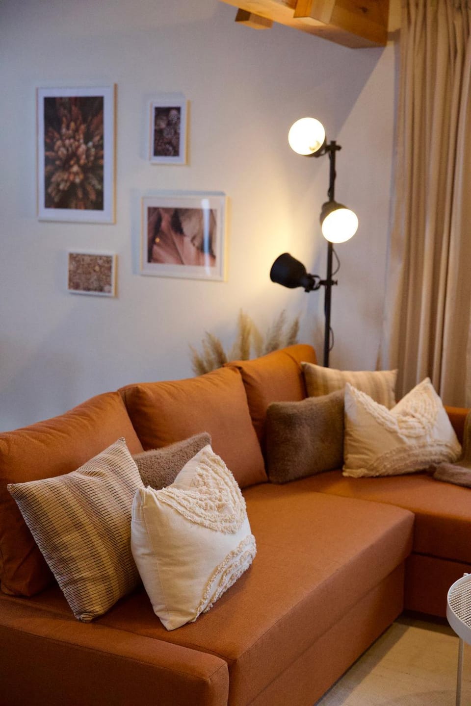 Living room, Decorative detail