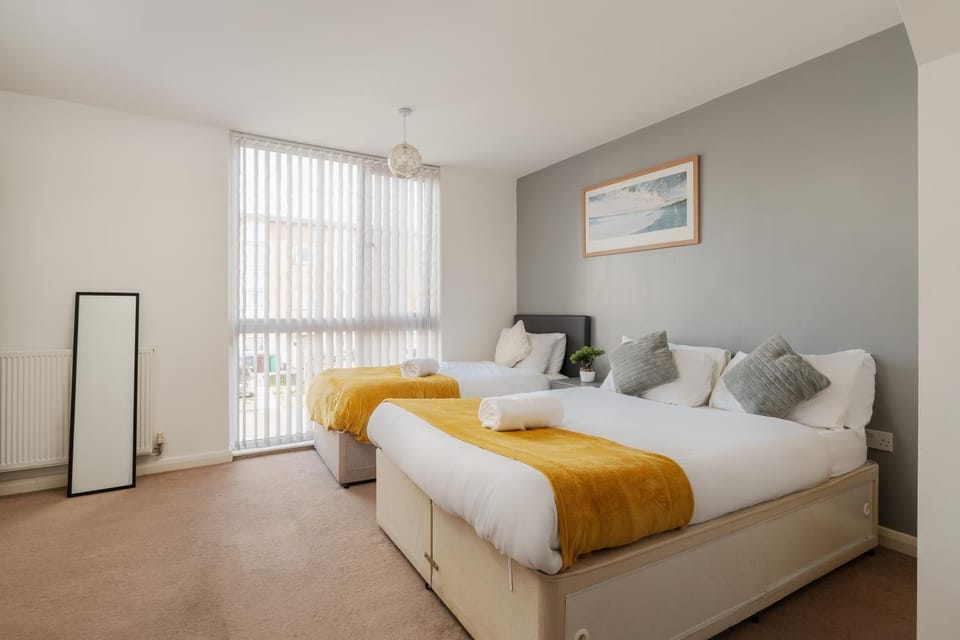 Huge 4BR City Escape - Etihad - COOP -Free parking Apartment in Manchester