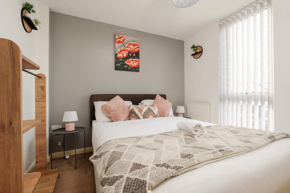 Huge 4BR City Escape - Etihad - COOP -Free parking Apartment in Manchester