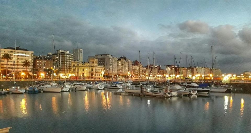 En el centro entre el puerto y las playas Apartment in Gijón