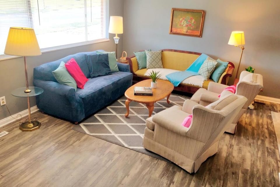 Living room, Seating area