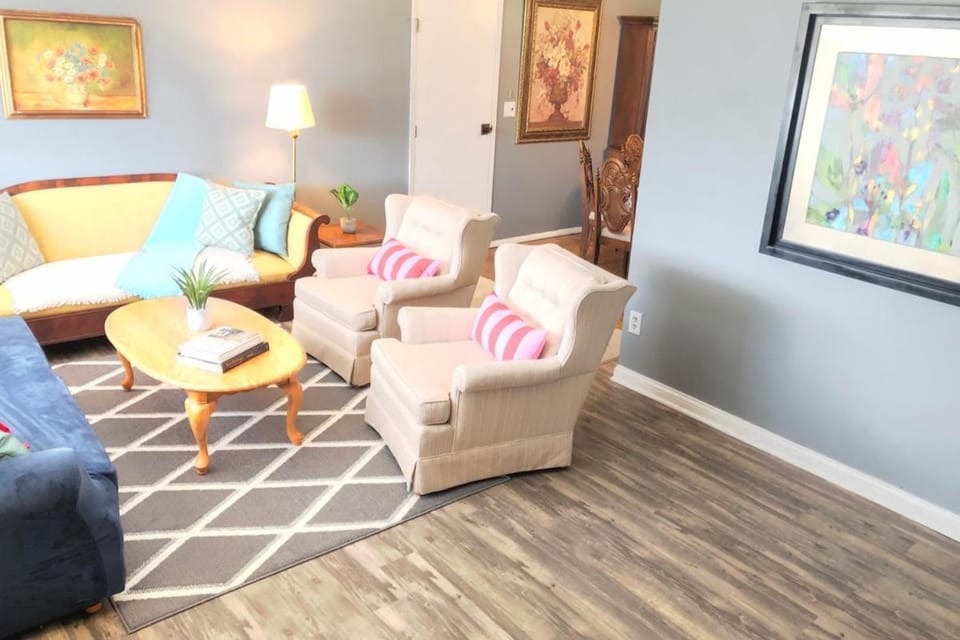 Living room, Decorative detail, Seating area