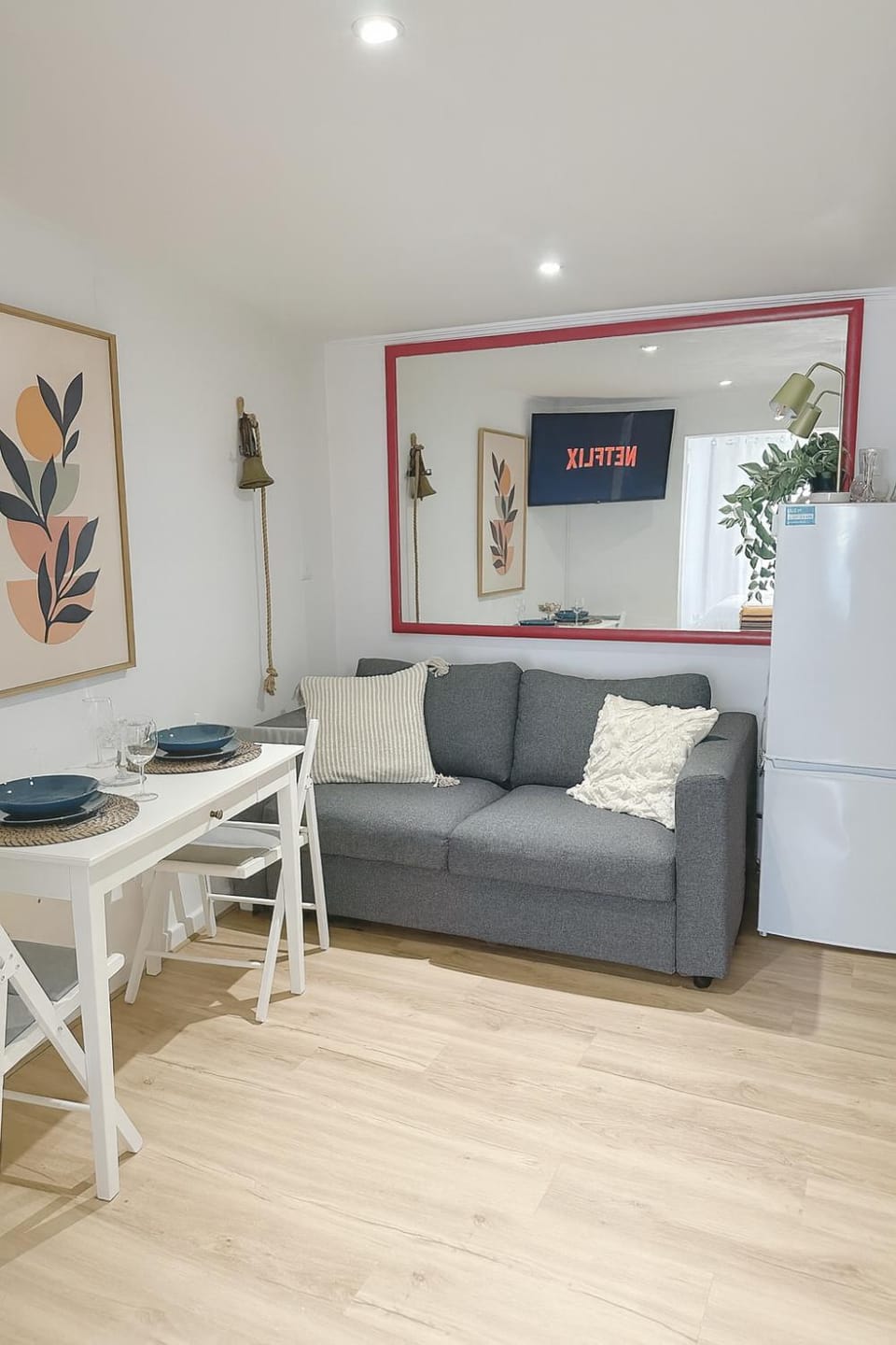 Living room, minibar