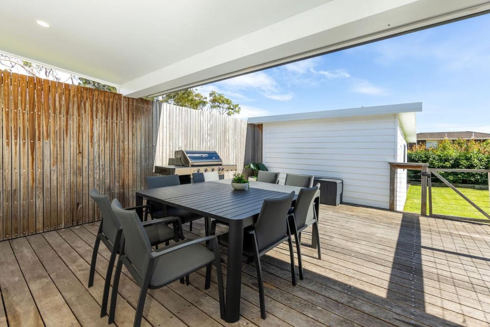 Salthaus - Pet Friendly with Fireplace House in Culburra Beach