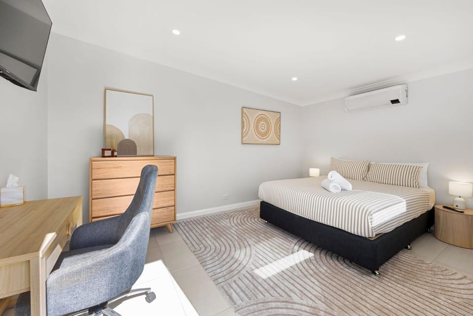 Salthaus - Pet Friendly with Fireplace House in Culburra Beach