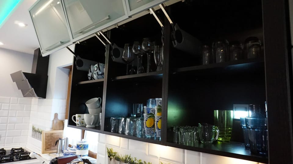 Coffee/tea facilities, Banquet/Function facilities, Breakfast, sunbed, washing machine