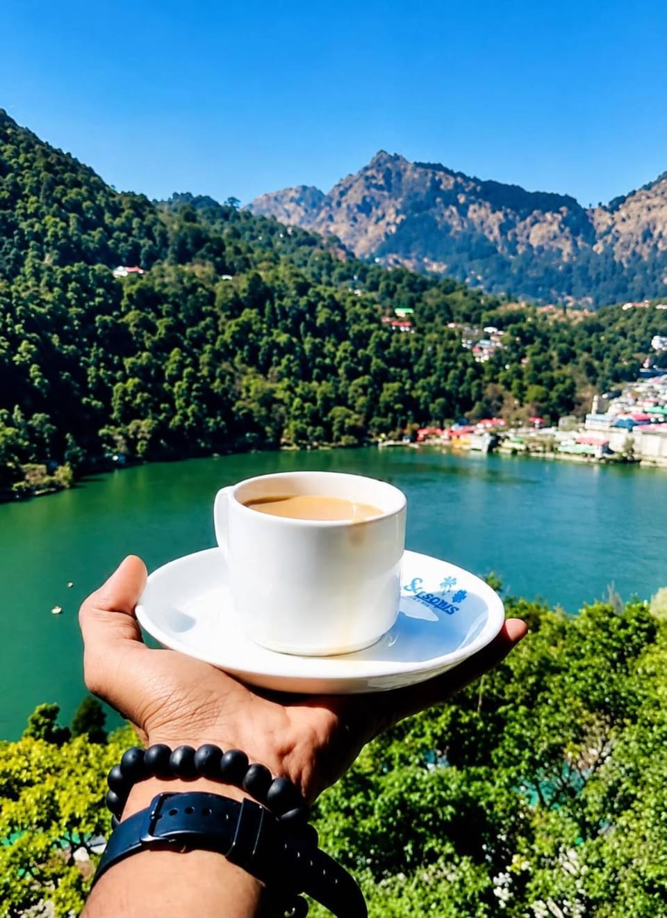 Nearby landmark, Day, Natural landscape, Coffee/tea facilities, Lake view, Mountain view, River view