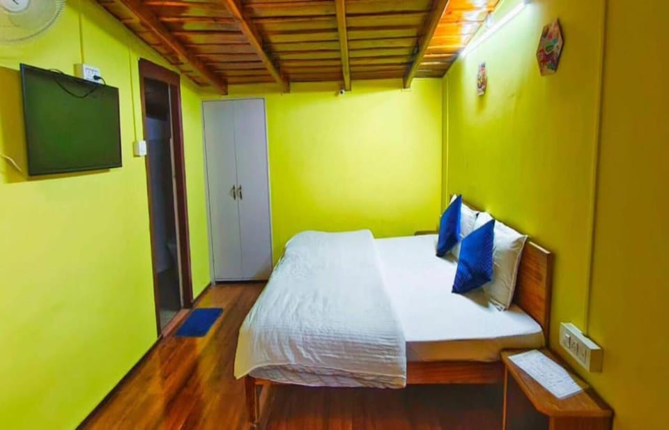 Nainital Lake View Stays Bed and Breakfast in Uttarakhand