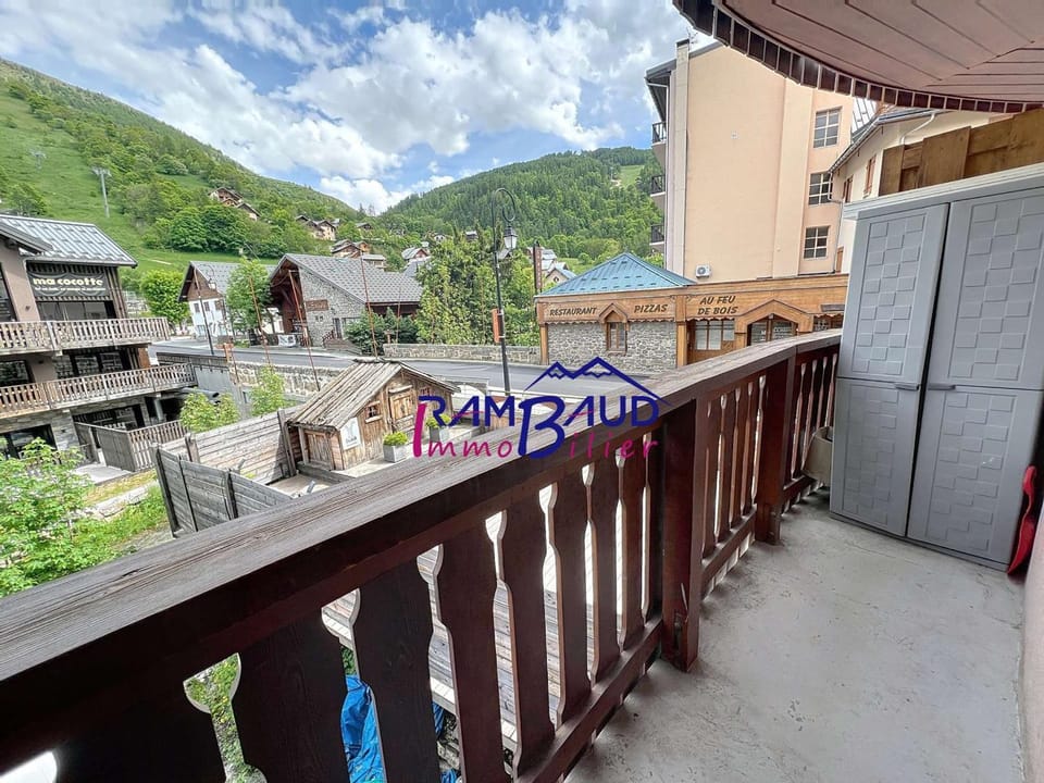 Appartement 4 pers, centre Valloire, proche télécabine - FR-1-854-40 Cabin in Auvergne-Rhône-Alpes