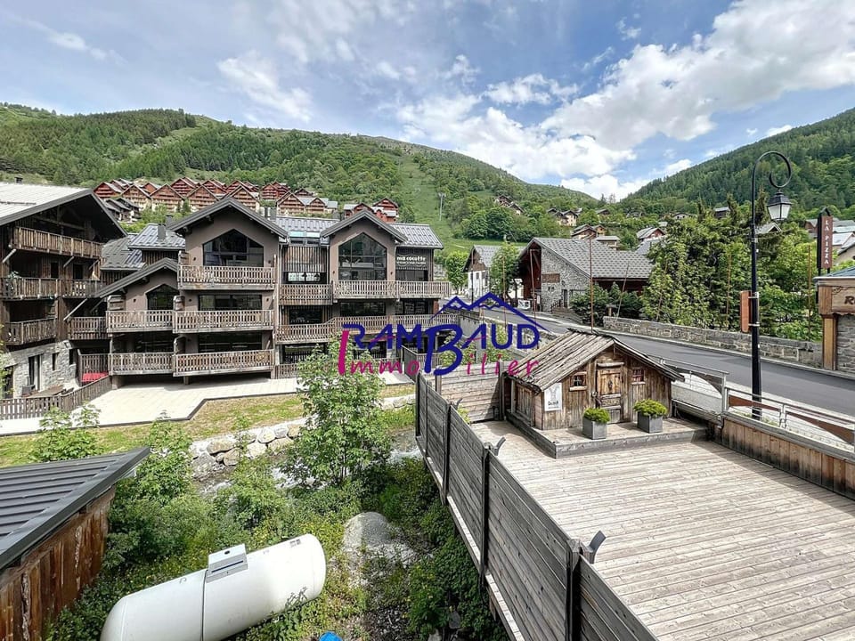 Appartement 4 pers, centre Valloire, proche télécabine - FR-1-854-40 Cabin in Auvergne-Rhône-Alpes