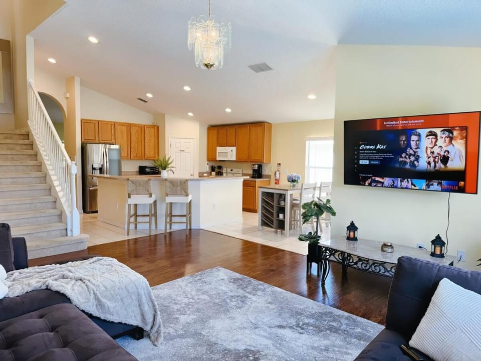 Luxury Family Villa with Pool Near Disney Parks Villa in Kissimmee