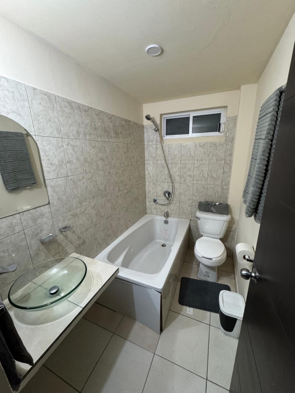 Casa del Lago House in Hidalgo, Mexico