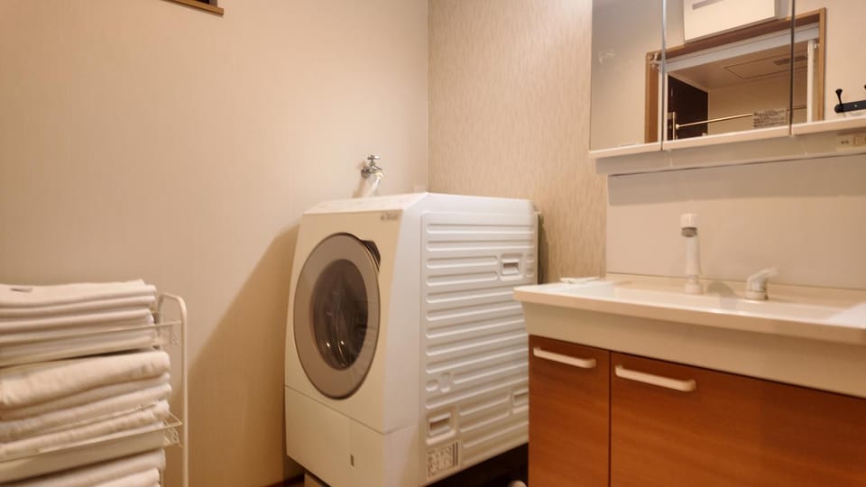 towels, washing machine, dryer